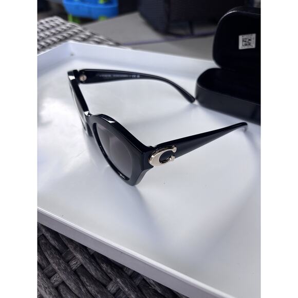 EUC Coach HC 8421U 50023C Black Plastic Sunglasses Grey Gradient Lens - Picture 5 of 12